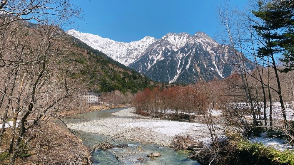 開山前の上高地のアルプス